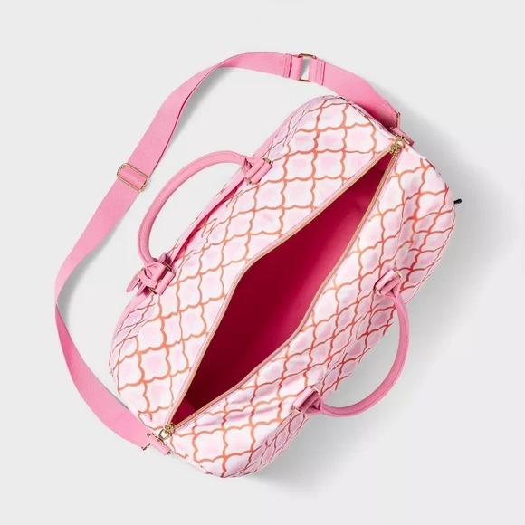 Roller Rabbit x Target Geo Hearts Softside Duffel Bag Pink NWT Travel Gym Bag - Picture 3 of 7
